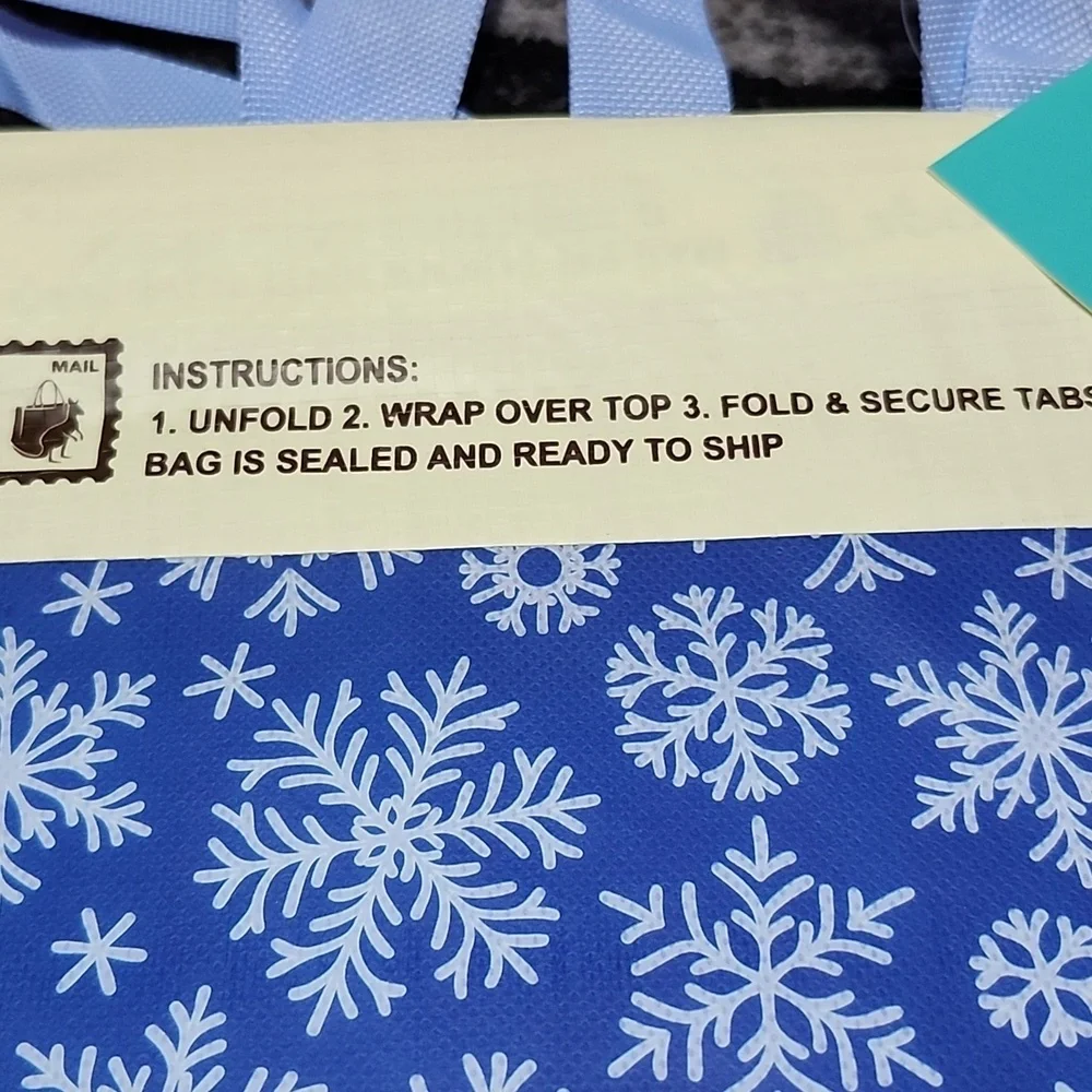 SNOWFLAKE KANGAROOO 3-IN-1 REUSABLE GIFT MAILER BAG SET-OF-2 BUNDLE